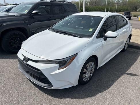 Used 2023 Toyota Corolla LE image 1