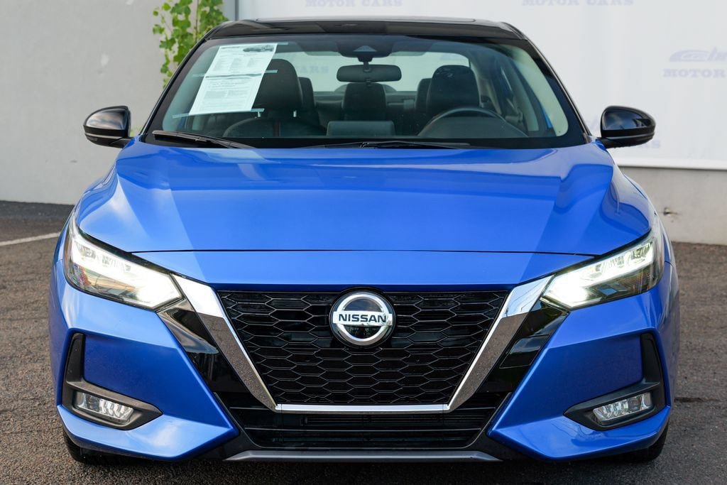 Used 2023 Nissan Sentra SR w/ SR Premium Package FWD image 2