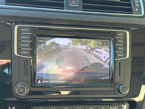 Used 2017 Volkswagen Jetta SEL FWD image 31