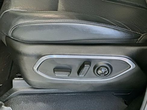 Used 2022 Jeep Wagoneer Series II AWD/4WD image 22