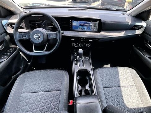 Used 2025 Nissan Kicks SV AWD/4WD image 21