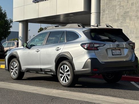 Certified 2025 Subaru Outback Premium image 6