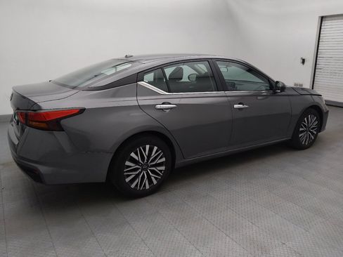 Used 2025 Nissan Altima 2.5 SV FWD image 10