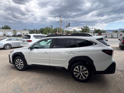Used 2025 Subaru Outback Premium AWD/4WD image 7