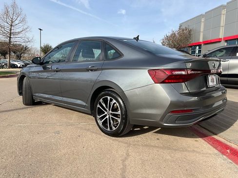 Used 2025 Volkswagen Jetta Sport image 8