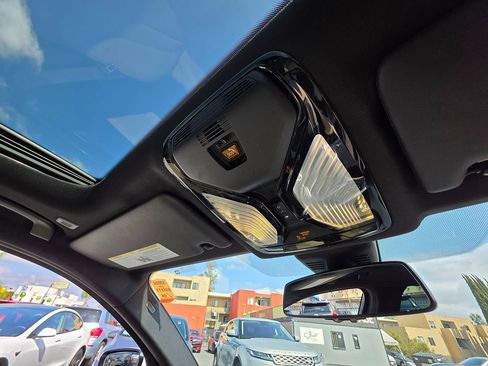 Used 2021 BMW 330i Sedan w/ Driving Assistance Package image 19