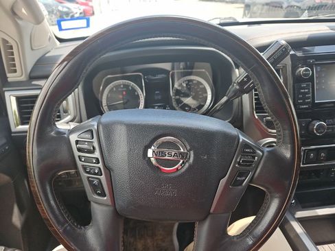 Used 2017 Nissan Titan Platinum Reserve w/ Off-Road Package AWD/4WD image 18