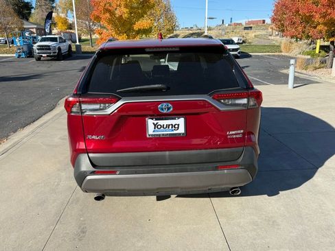Used 2021 Toyota RAV4 Limited image 9