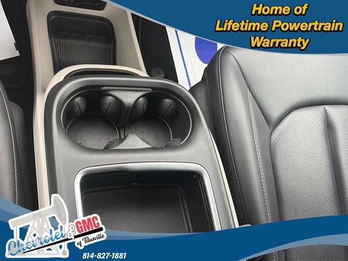 Used 2024 Chrysler Pacifica Touring-L FWD image 19