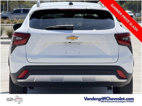 Used 2025 Chevrolet Trax LT w/ Driver Confidence Package FWD image 5