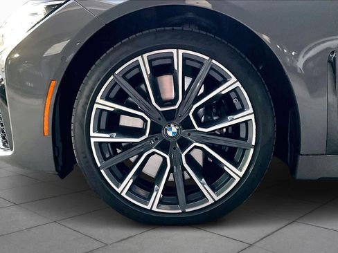 Used 2022 BMW 750i xDrive w/ Executive Package image 10