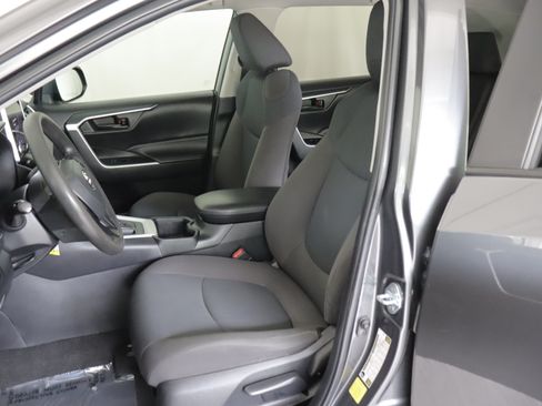 Used 2023 Toyota RAV4 LE FWD image 7