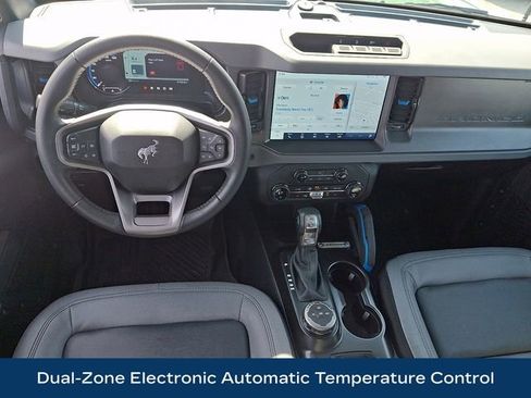 Used 2024 Ford Bronco Black Diamond image 3