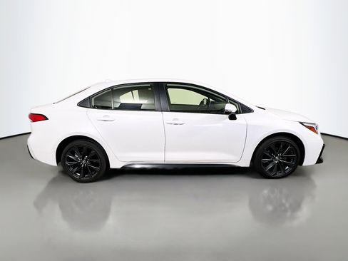 Used 2025 Toyota Corolla SE FWD image 3