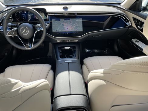 New 2026 Mercedes-Benz E 350 4MATIC Sedan image 23