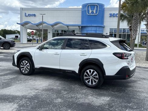 Used 2025 Subaru Outback Premium AWD/4WD image 9