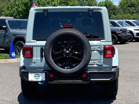Used 2024 Jeep Wrangler Unlimited Sahara AWD/4WD image 4