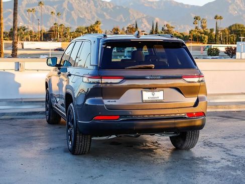 New 2025 Jeep Grand Cherokee Altitude image 7