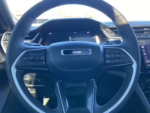 Used 2023 Jeep Grand Cherokee L Altitude image 30