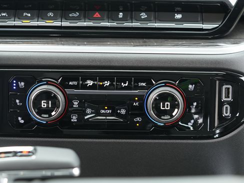 New 2026 Chevrolet Silverado 1500 LTZ w/ LTZ Premium Package AWD/4WD image 34