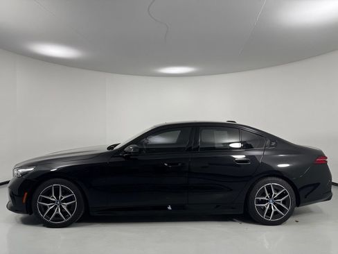Used 2025 BMW i5 xDrive40 w/ M Sport Package AWD/4WD image 5