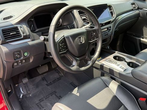 Used 2025 Honda Passport EX-L image 4