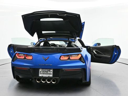 Used 2016 Chevrolet Corvette Z06 w/ 3LZ Preferred Equipment Group RWD image 46