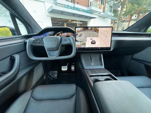 Used 2020 Tesla Model X Long Range image 2