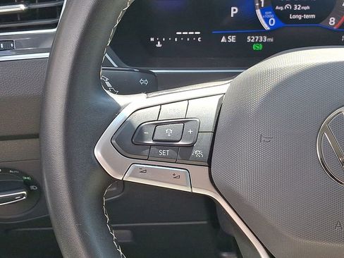 Used 2024 Volkswagen Tiguan SE image 17