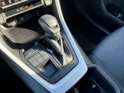 Used 2025 Toyota RAV4 XLE image 43