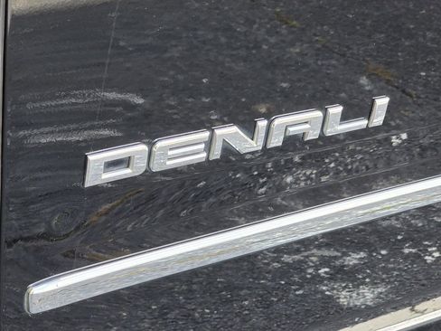 Used 2017 GMC Yukon Denali w/ Open Road Package AWD/4WD image 34