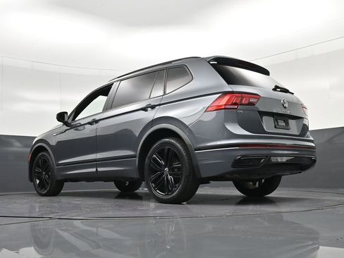 Used 2022 Volkswagen Tiguan SE R-Line FWD image 17