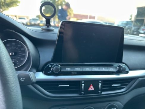 Certified 2023 Kia Forte LXS image 10