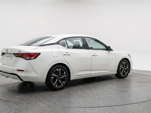 Used 2025 Nissan Sentra SV FWD image 9