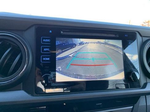 Used 2017 Toyota Tacoma TRD Sport image 20