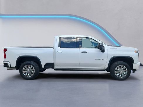 Used 2022 Chevrolet Silverado 2500 High Country w/ Safety Package II AWD/4WD image 3