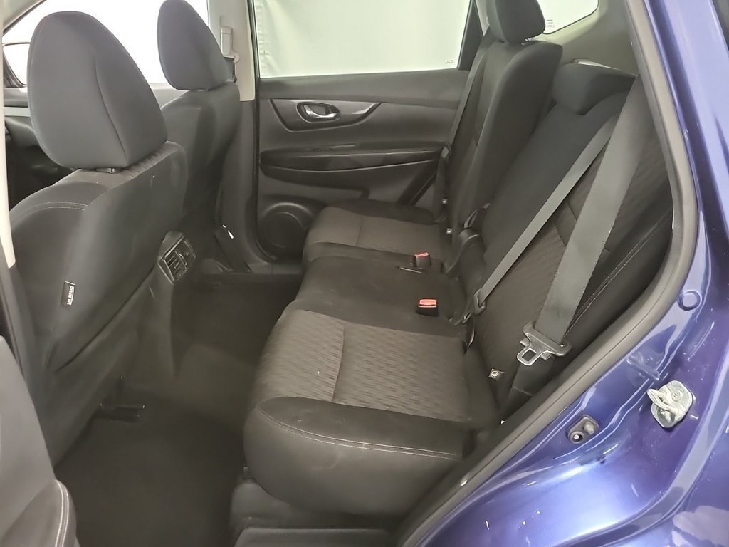 Used 2018 Nissan Rogue SV AWD/4WD image 8