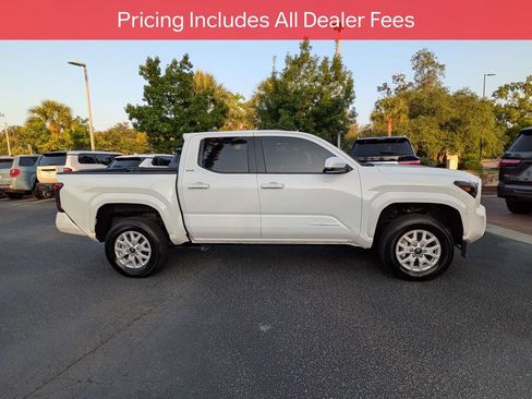 Certified 2025 Toyota Tacoma SR5 AWD/4WD image 4