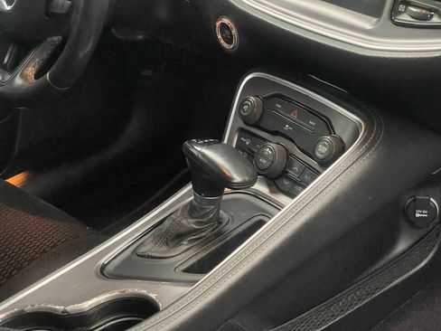 Used 2016 Dodge Challenger SXT RWD image 9