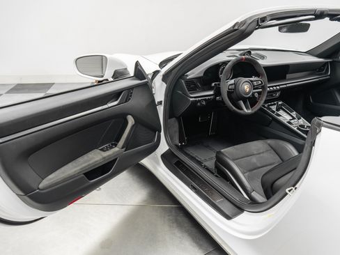 Used 2023 Porsche 911 Carrera GTS RWD image 23