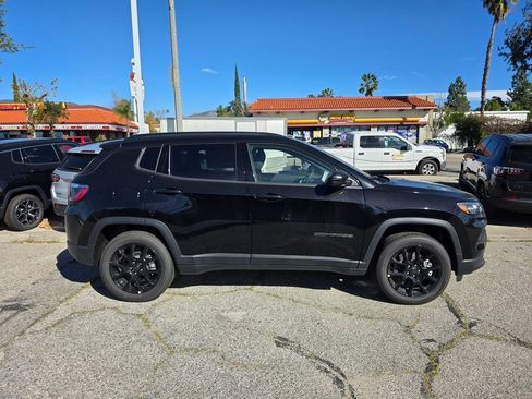 New 2026 Jeep Compass Latitude image 3