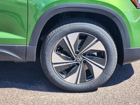 New 2026 Volkswagen Taos SE AWD/4WD image 30