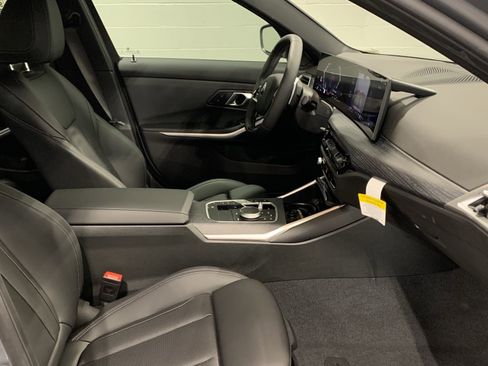 Used 2025 BMW 330i Sedan w/ Convenience Package image 24