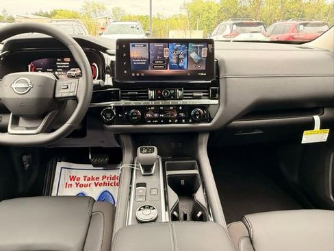 New 2026 Nissan Pathfinder SL AWD/4WD image 26