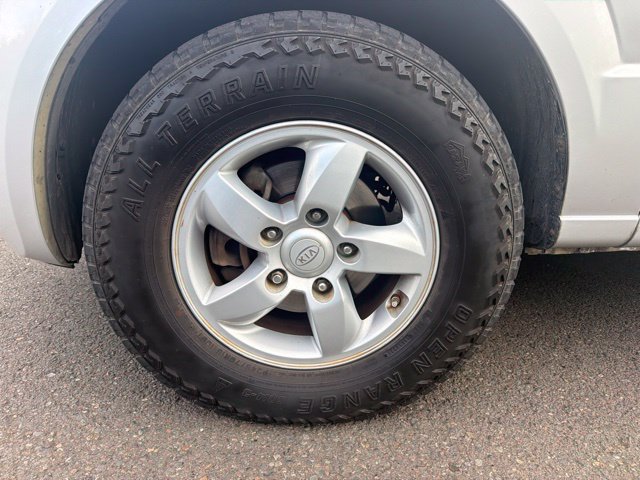 Used 2009 Kia Sorento LX AWD/4WD image 13