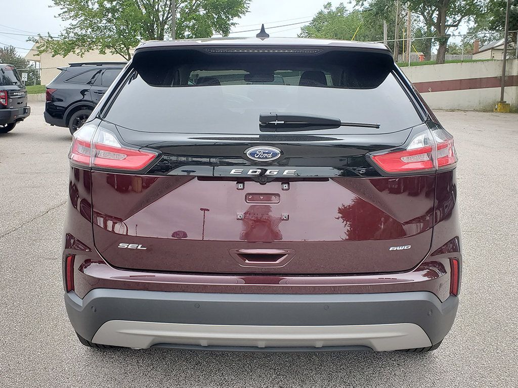 Used 2024 Ford Edge SEL w/ Convenience Package AWD/4WD image 4
