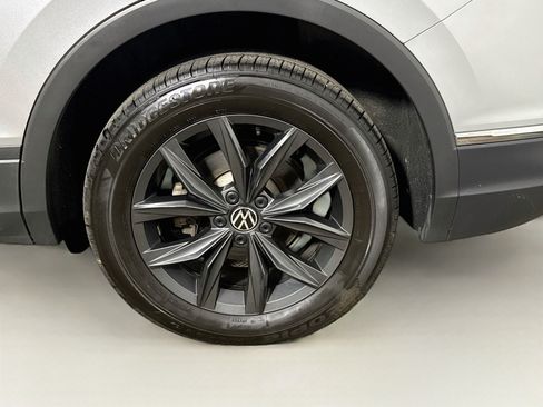 Used 2024 Volkswagen Tiguan SE AWD/4WD image 26
