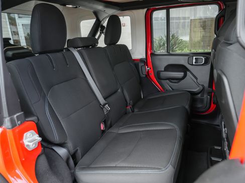 Used 2025 Jeep Wrangler Unlimited Rubicon 4xe w/ Safety Group AWD/4WD image 40