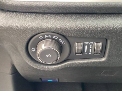 New 2026 Chrysler Pacifica Select image 29