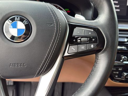 Used 2022 BMW 540i w/ Executive Package image 16